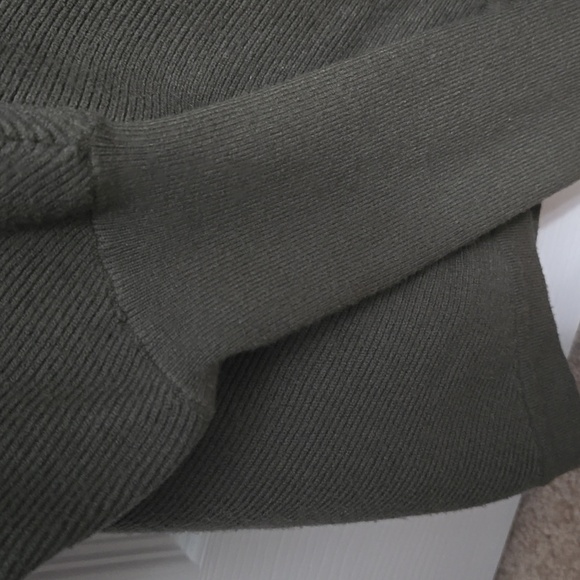 Green casual batwing sweater - Picture 6 of 7